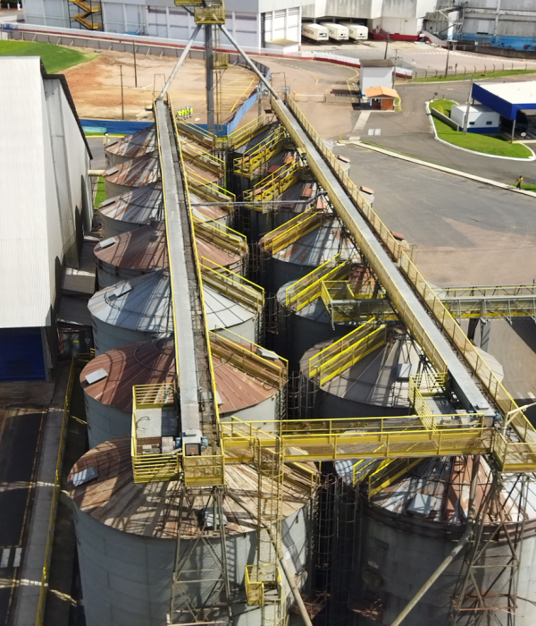 FOTO DO _ SILO _ _ ANTES DEPOIS 2 _ SILOS VISTOS DO ALTO png